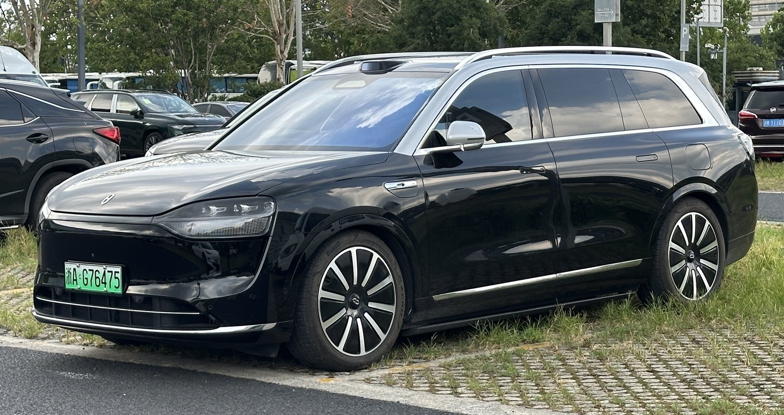 Aito M9 — SUV (BEV)