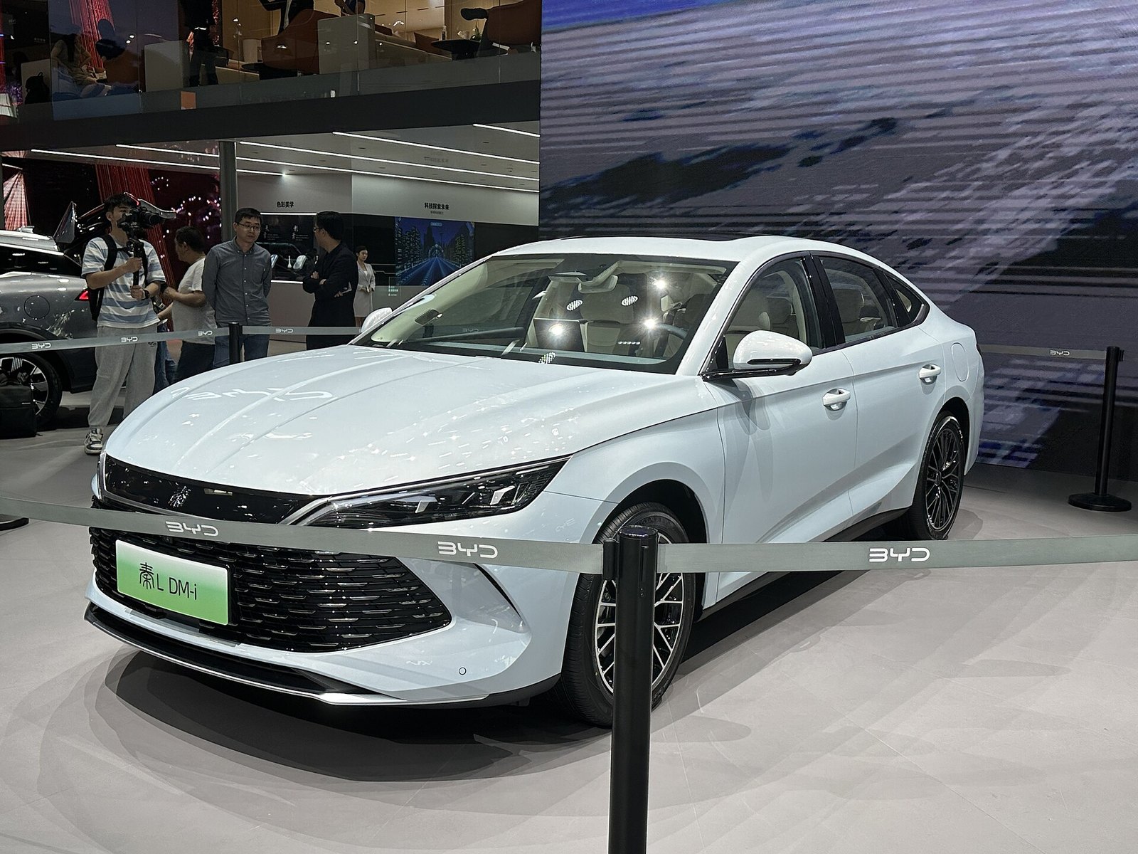 BYD Qin Max DM-i — Sedan (PHEV)