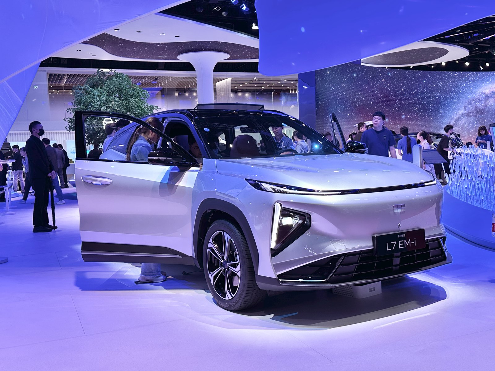 Geely Galaxy L7 — SUV (PHEV)
