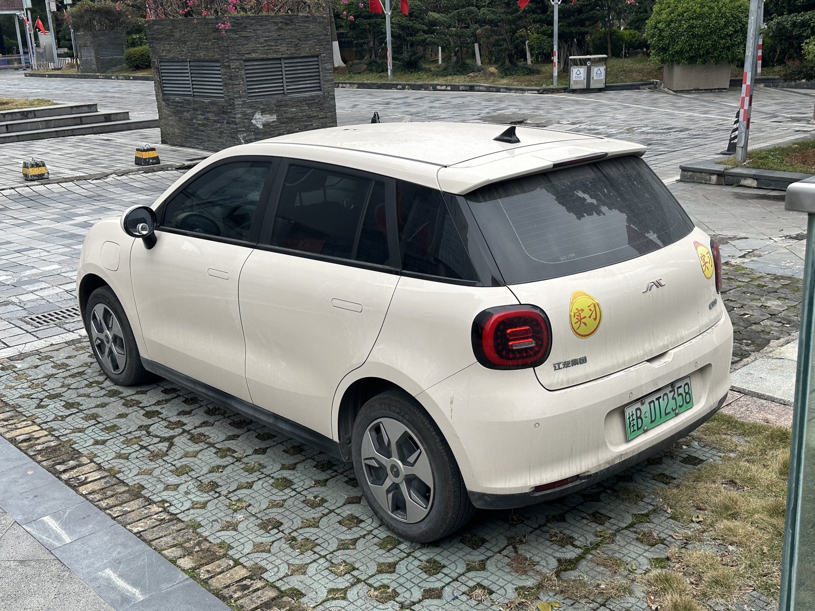 JAC Yiwei Aipao — Sedan (BEV)