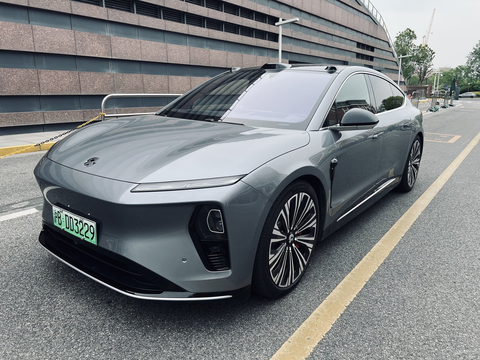NIO ET9 — SUV (BEV)